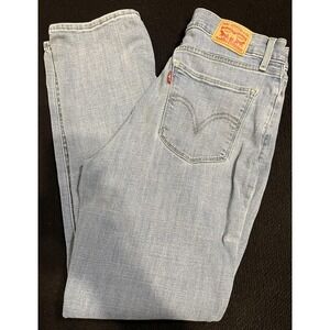 Levis Jeans Womens 8 Classic Straight Light Wash Blue 5‎ Pocket Denim Jeans